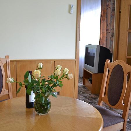 Karat Bed & Breakfast วอร์ซอ ภายนอก รูปภาพ