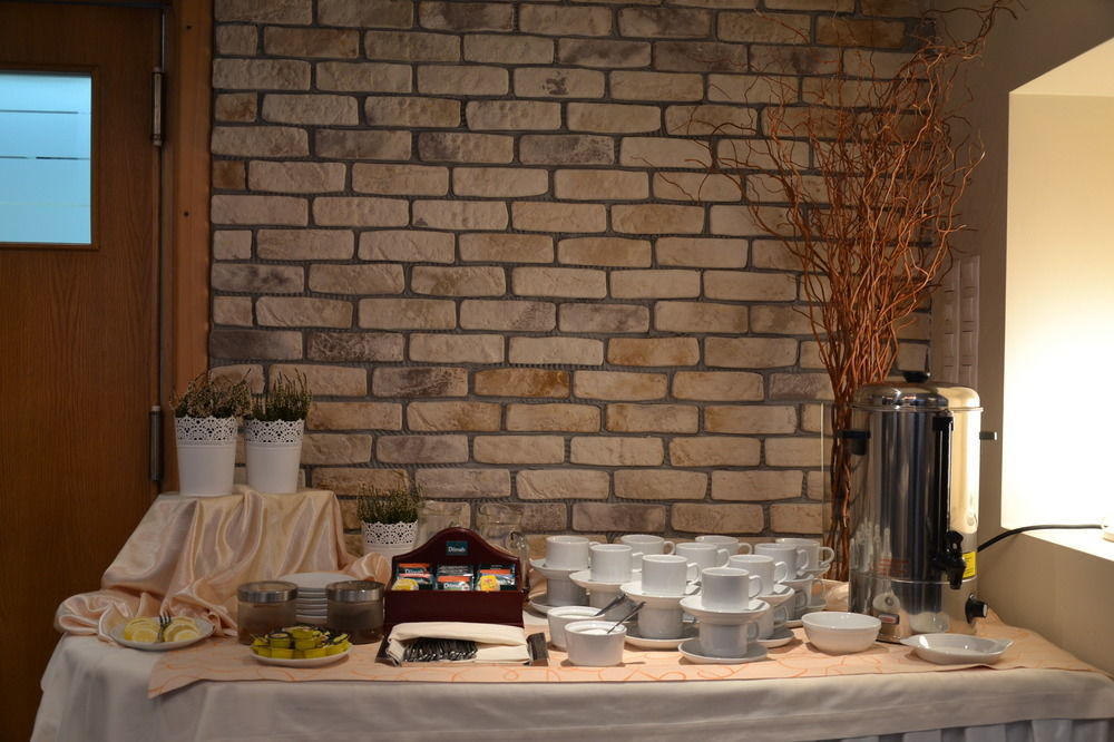 Karat Bed & Breakfast วอร์ซอ ภายนอก รูปภาพ