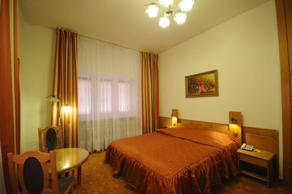 Karat Bed & Breakfast วอร์ซอ ห้อง รูปภาพ